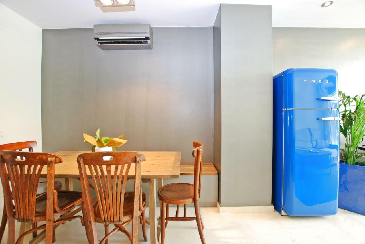 Blue Fridge Apartmen - Blue Fridge Apartmen - Ideal For Couples, Near Beach And Well Connected Appartement Vilassar De Mar Buitenkant foto